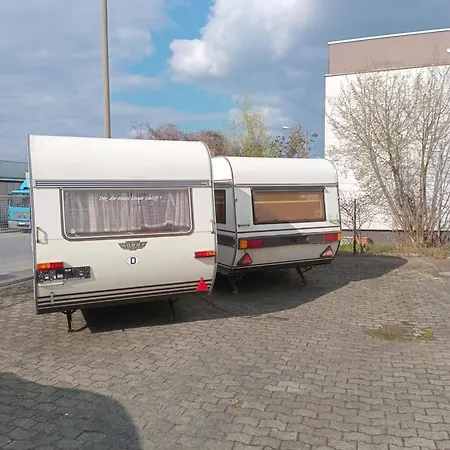Moving 2 - Retro Uebernachten Im Wohnwagen Campeggio