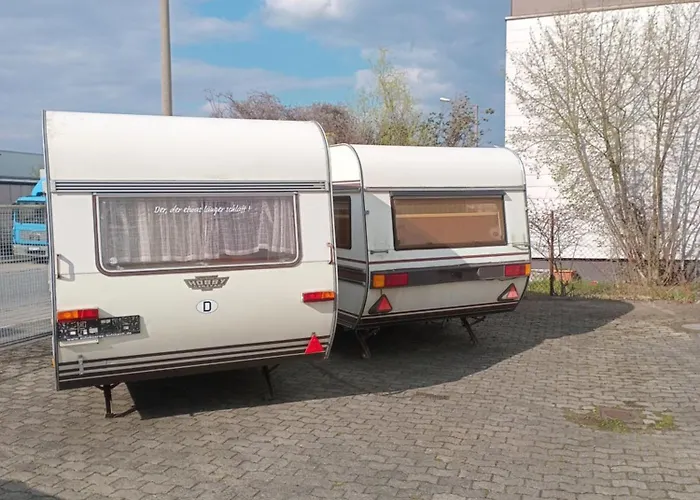 Moving 2 - Retro Uebernachten Im Wohnwagen Campeggio